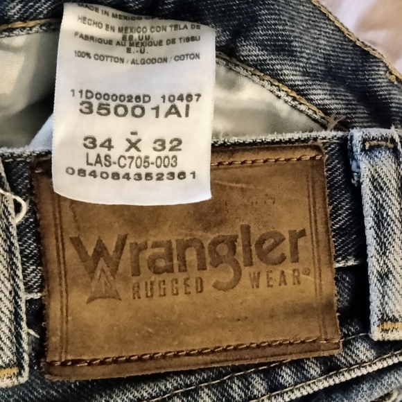 34 x 32 Bootcut Wrangler Jeans - Picture 4 of 4